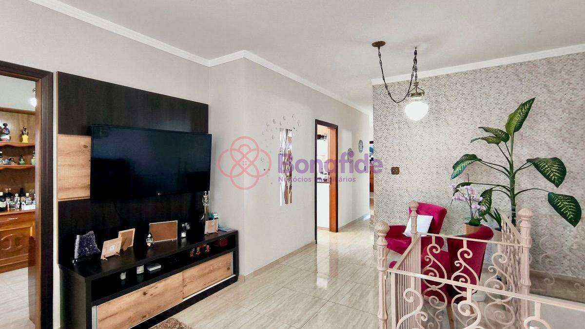 Casa à venda no Jardim Estádio: 