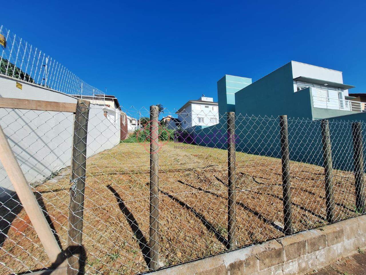 Terreno à venda no Jardim das Samambaias: 