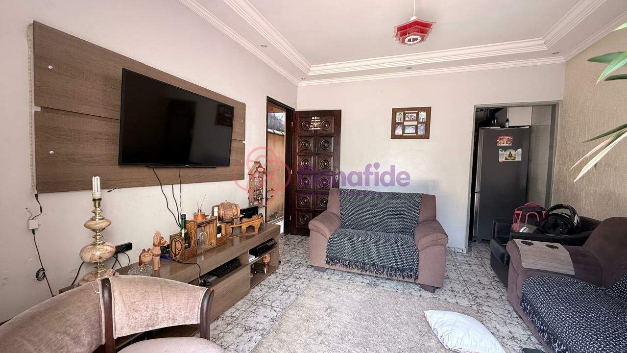 Casa à venda no Parque Guarani: 