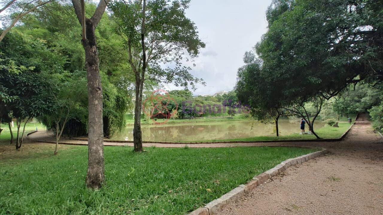 Terreno à venda no Parque das Vinhas: 