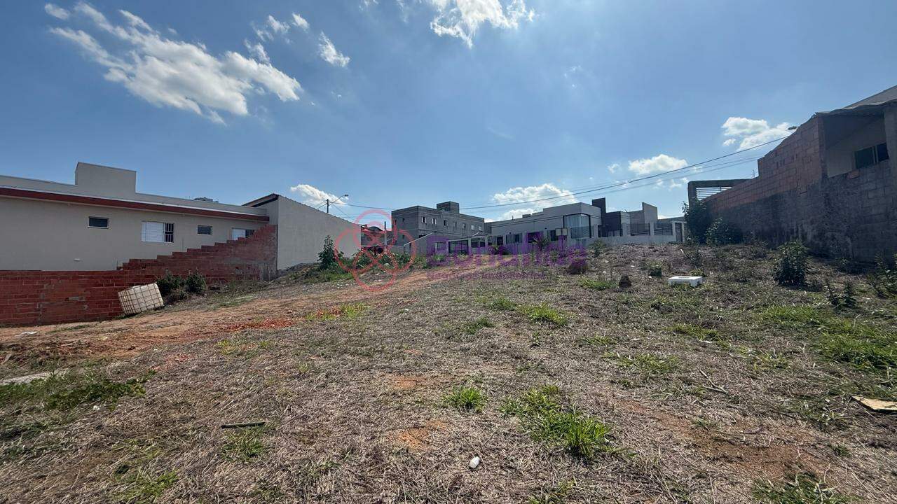 Terreno à venda no Jardim Itália: 