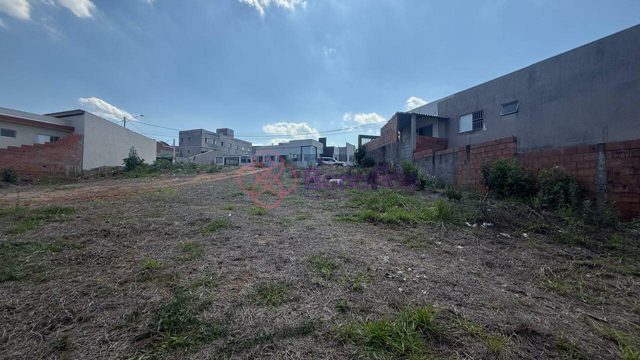 Terreno à venda no Jardim Itália: 