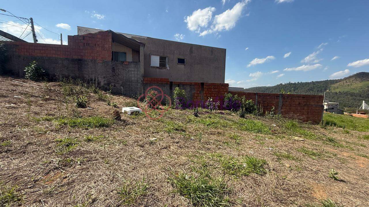 Terreno à venda no Jardim Itália: 