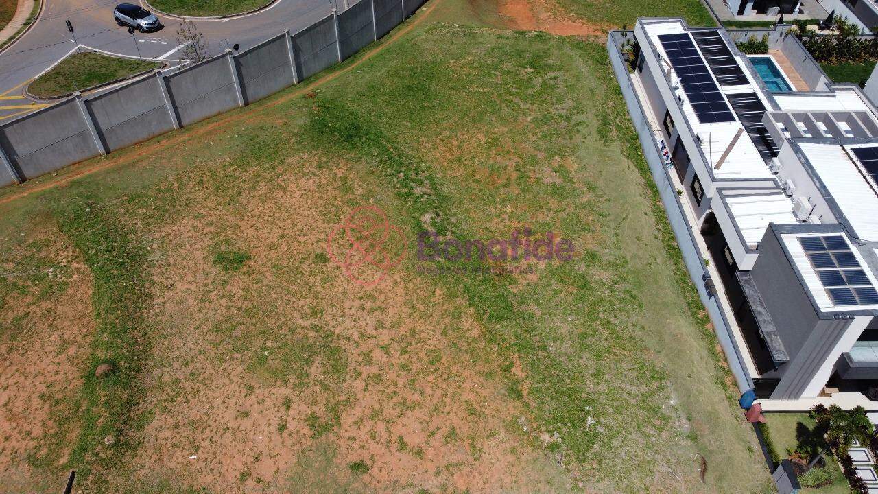 Terreno à venda no Jardim das Samambaias: 