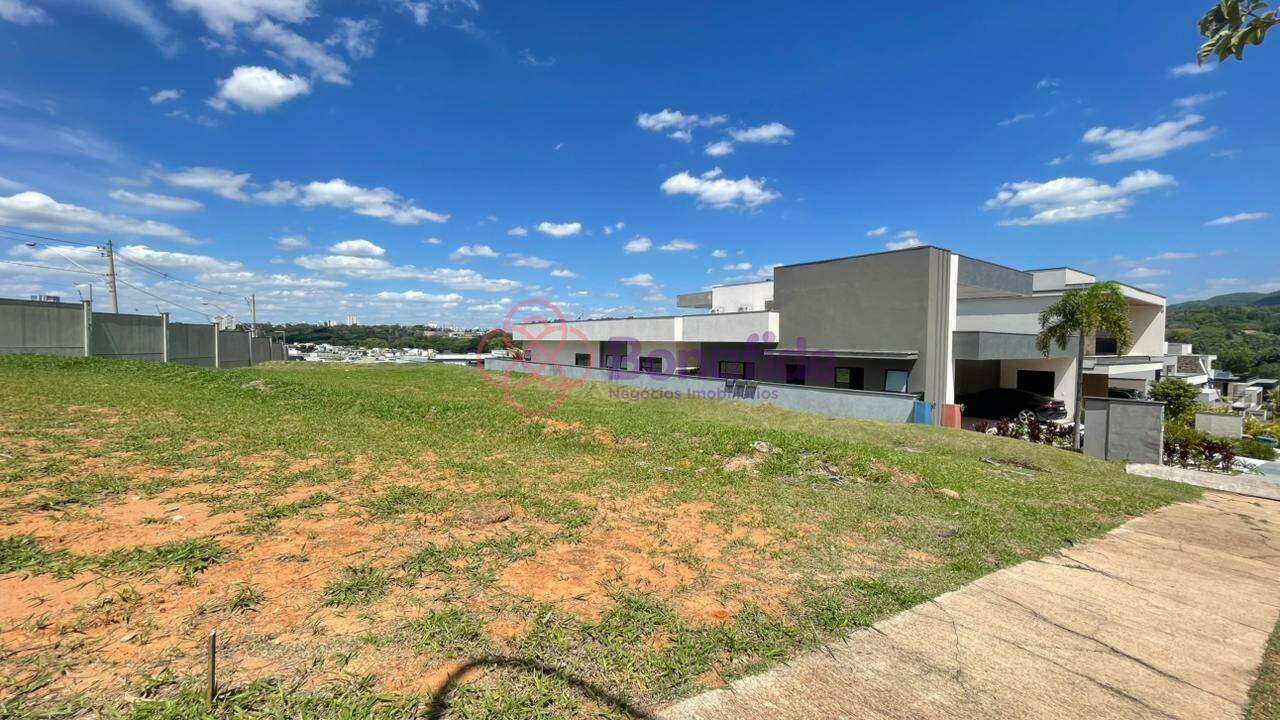 Terreno à venda no Jardim das Samambaias: 