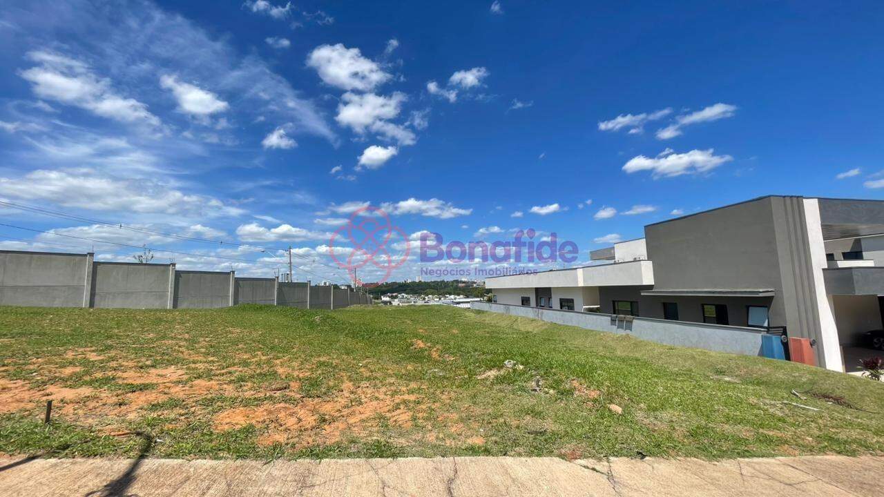 Terreno à venda no Jardim das Samambaias: 