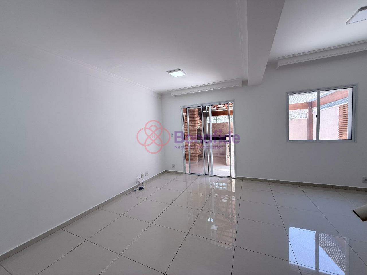 Casa à venda no Jardim Shangai: 