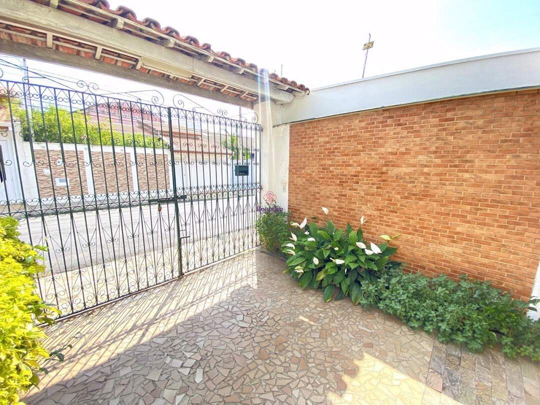 Casa à venda no Jardim Santa Júlia: 