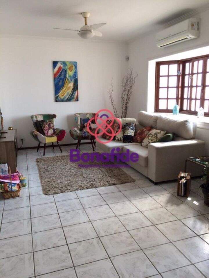 Casa à venda no Vila Galvão: 