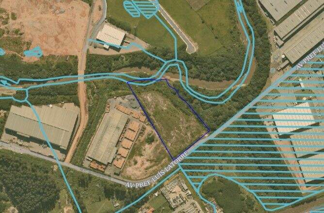 Terreno à venda no Fazenda Grande: 