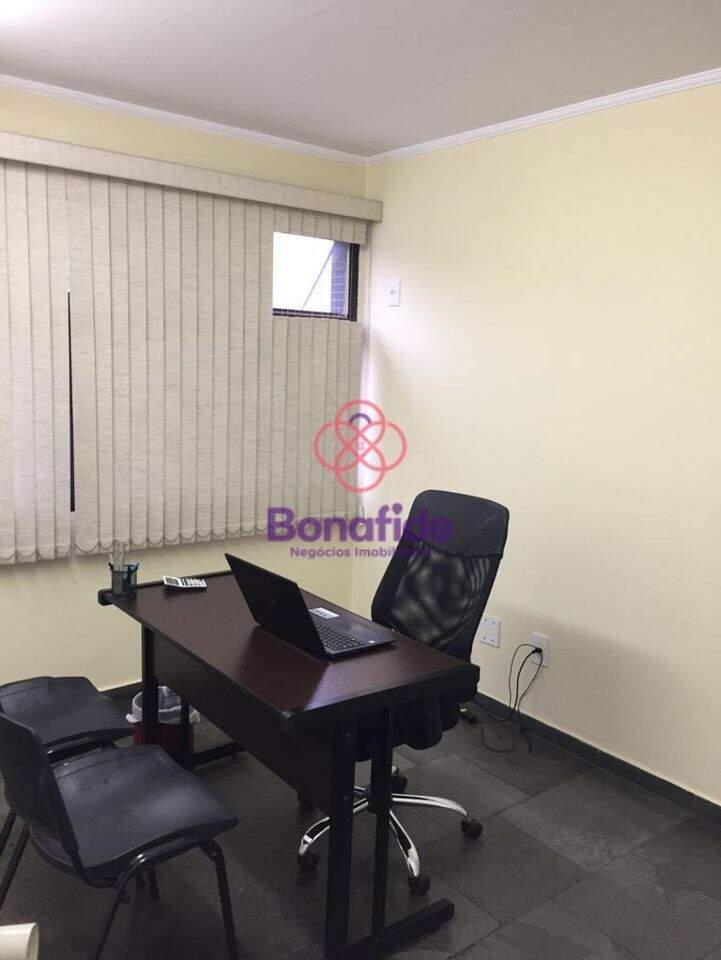 Sala à venda no Centro: 