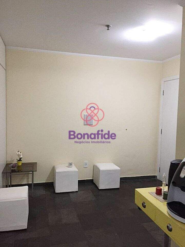 Sala à venda no Centro: 