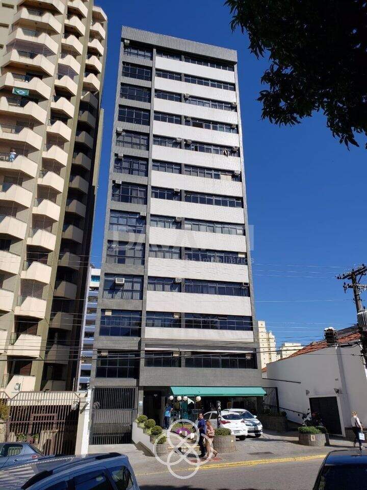 Sala à venda no Centro: 