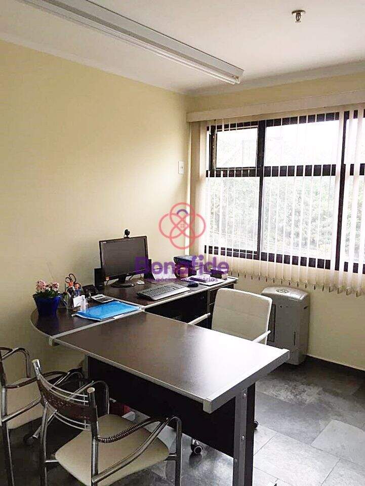 Sala à venda no Centro: 