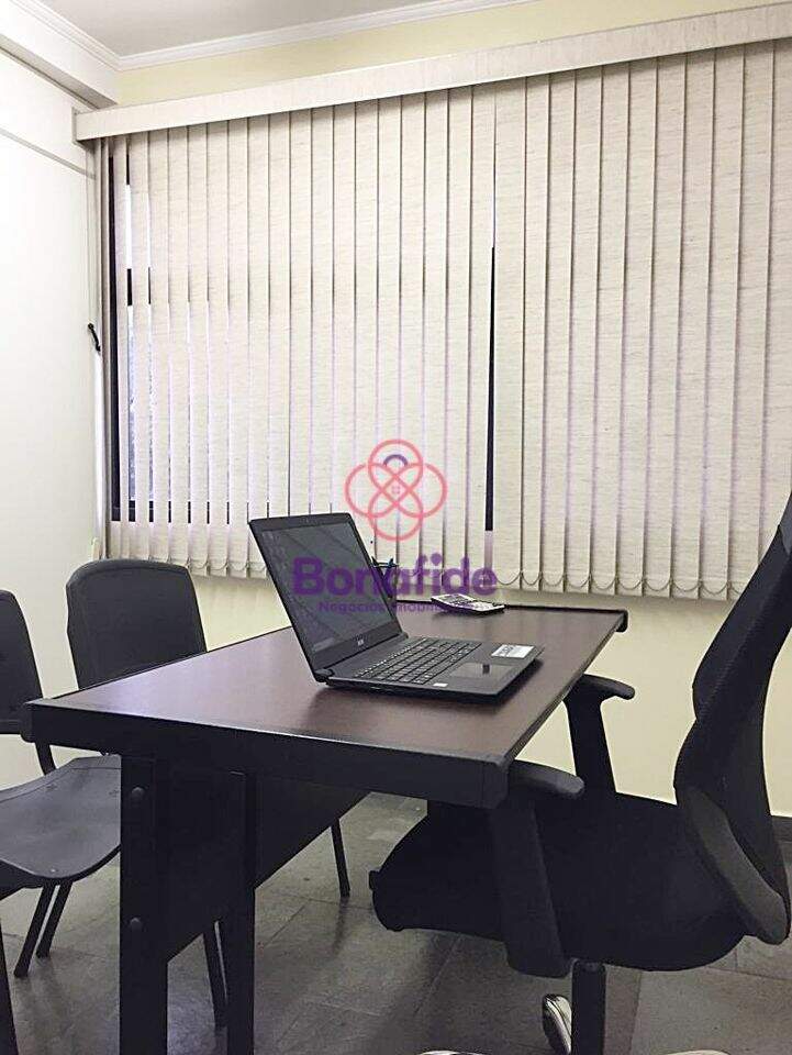 Sala à venda no Centro: 