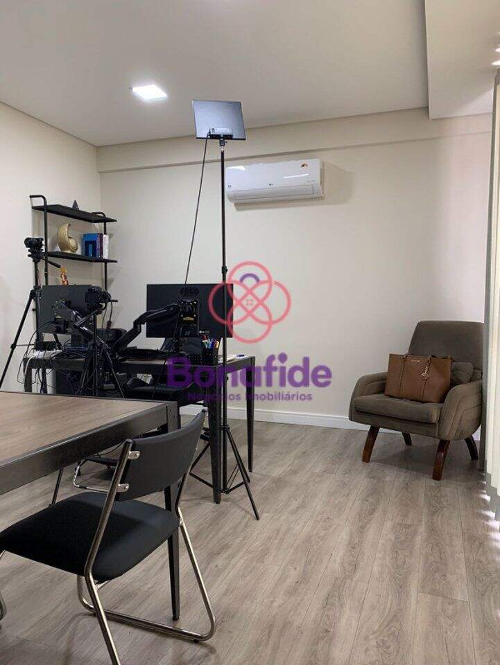 Sala à venda no Centro: 