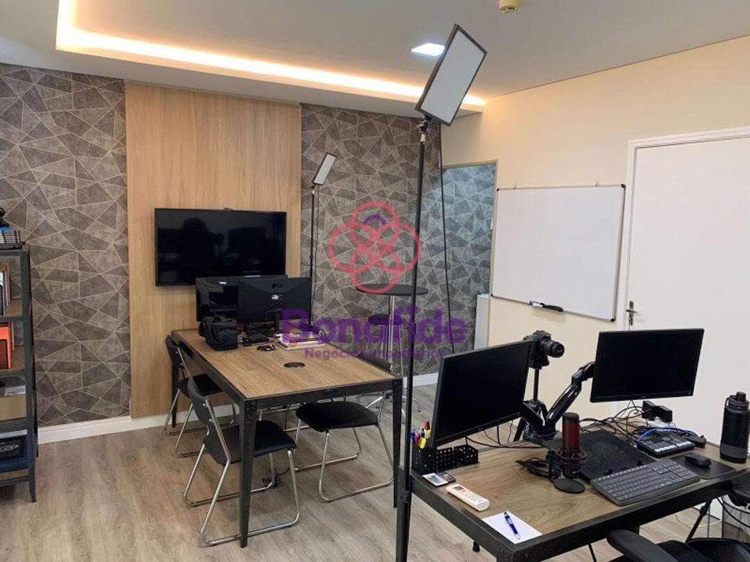 Sala à venda no Centro: 