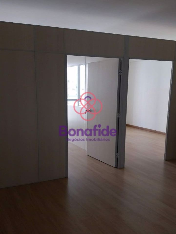 Sala à venda no Centro: 