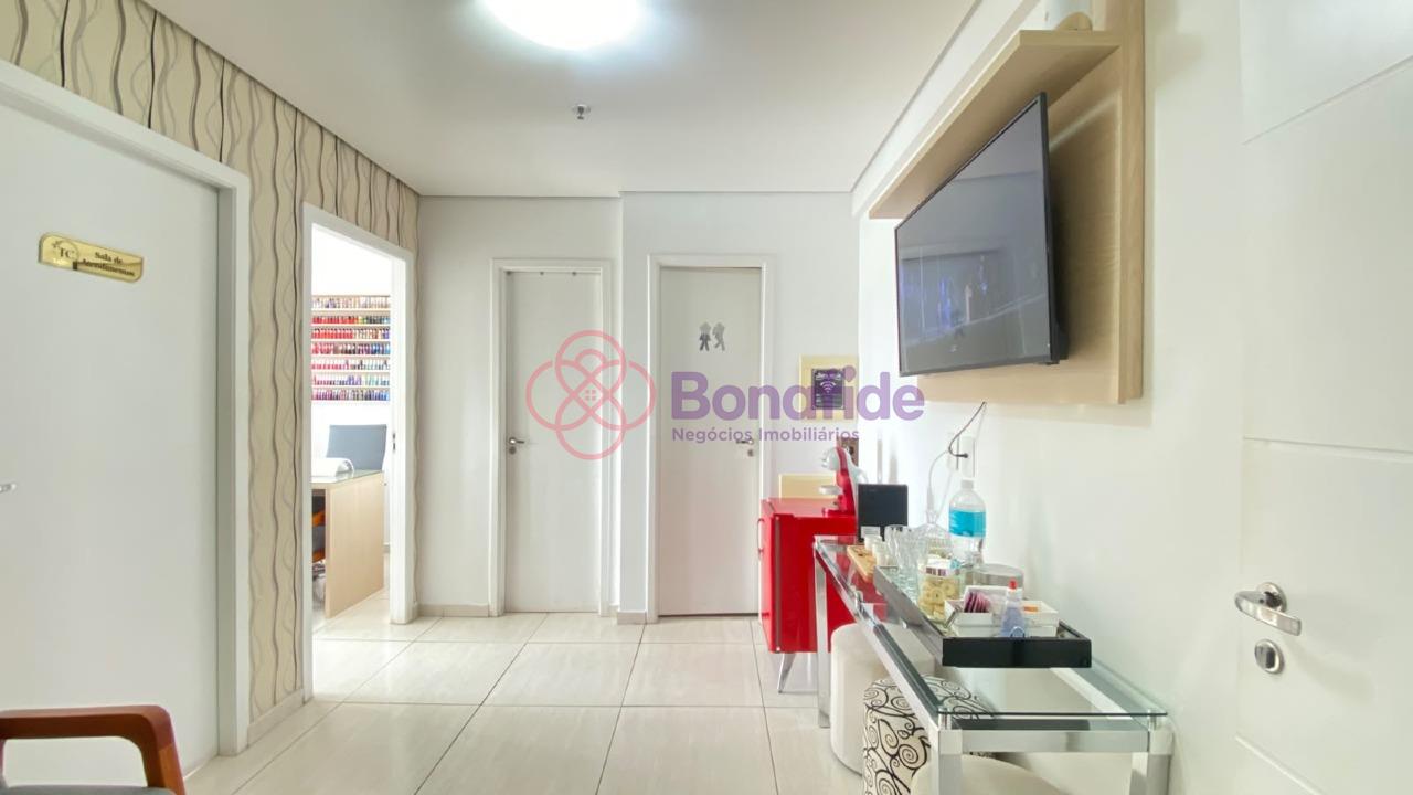 Sala à venda no Centro: 