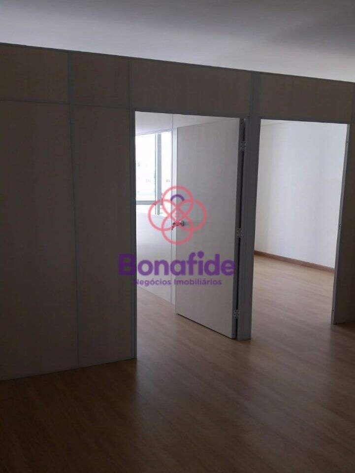 Sala à venda no Centro: 