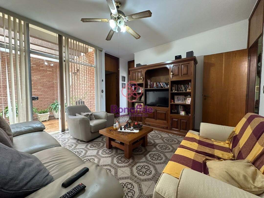 Casa à venda no Jardim Novo Mundo: 