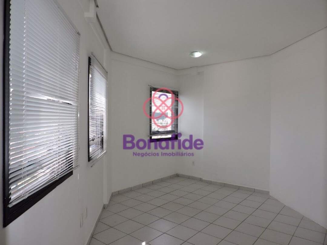 Sala à venda no Centro: 