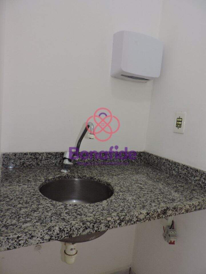 Sala à venda no Centro: 