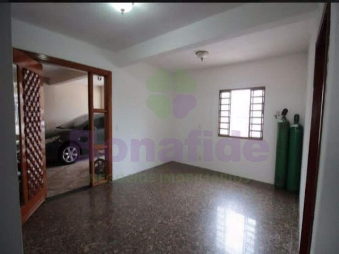 Casa à venda no Jardim Trevo: 
