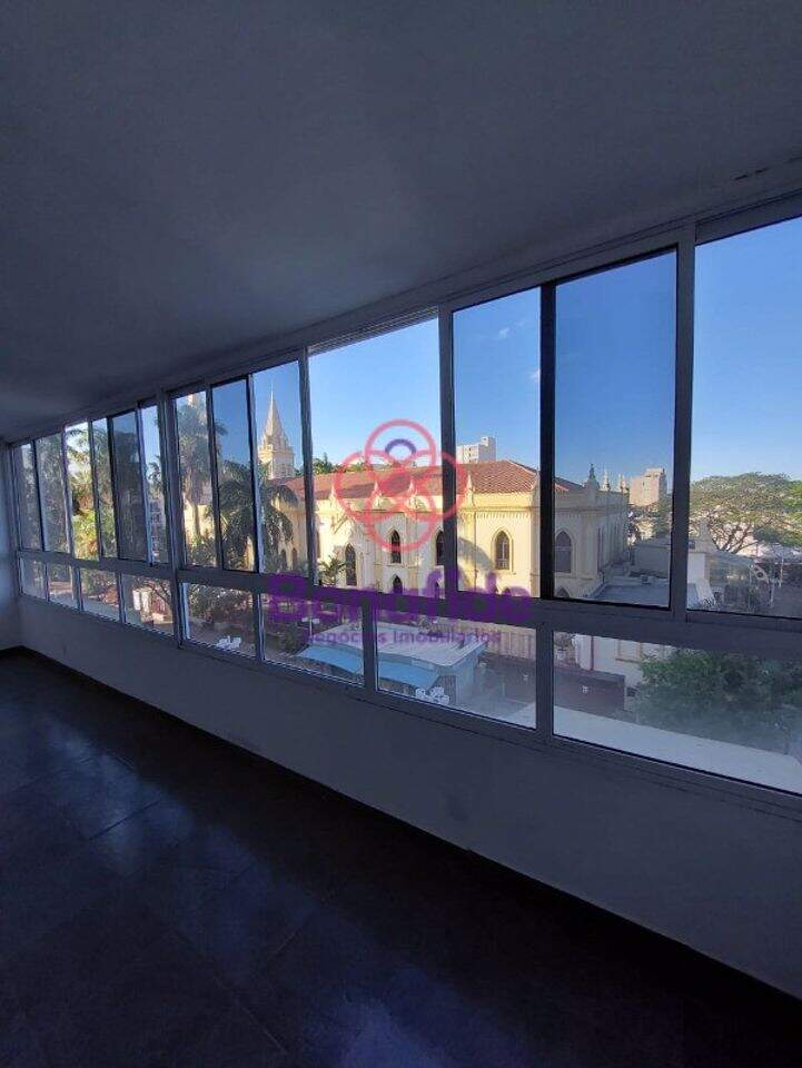 Sala à venda no Centro: 