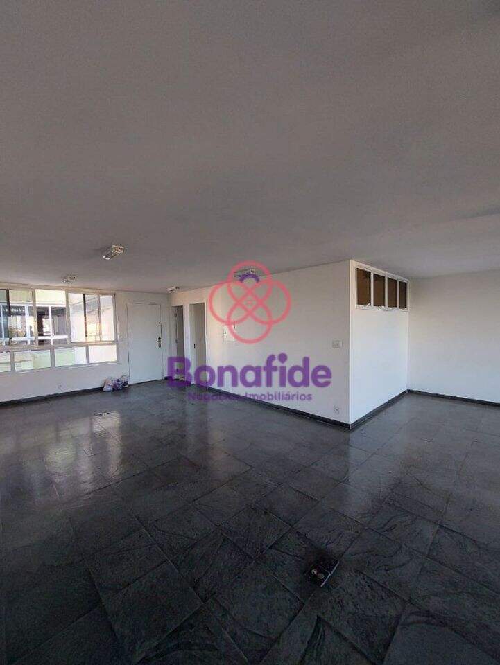 Sala à venda no Centro: 