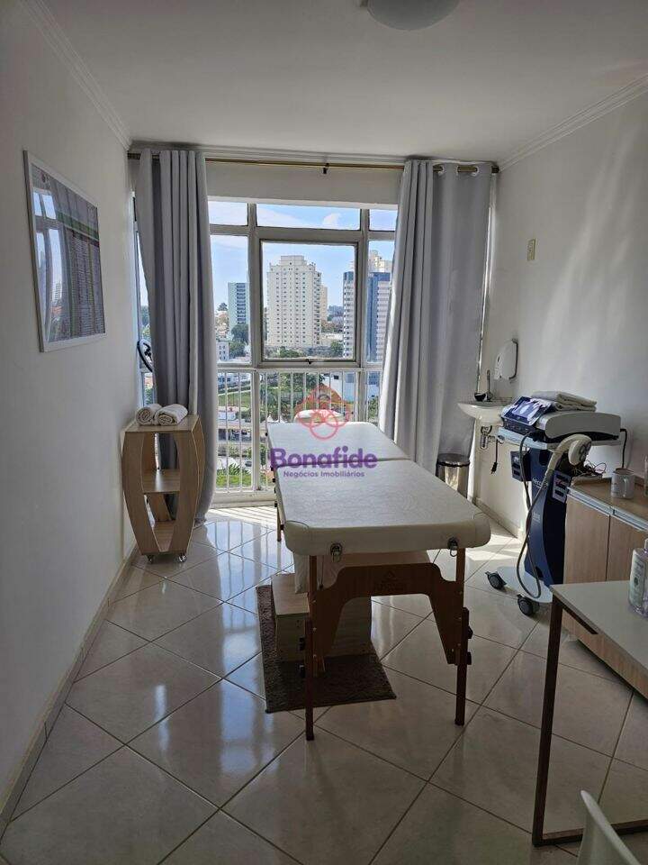 Sala à venda no Vila das Hortências: 