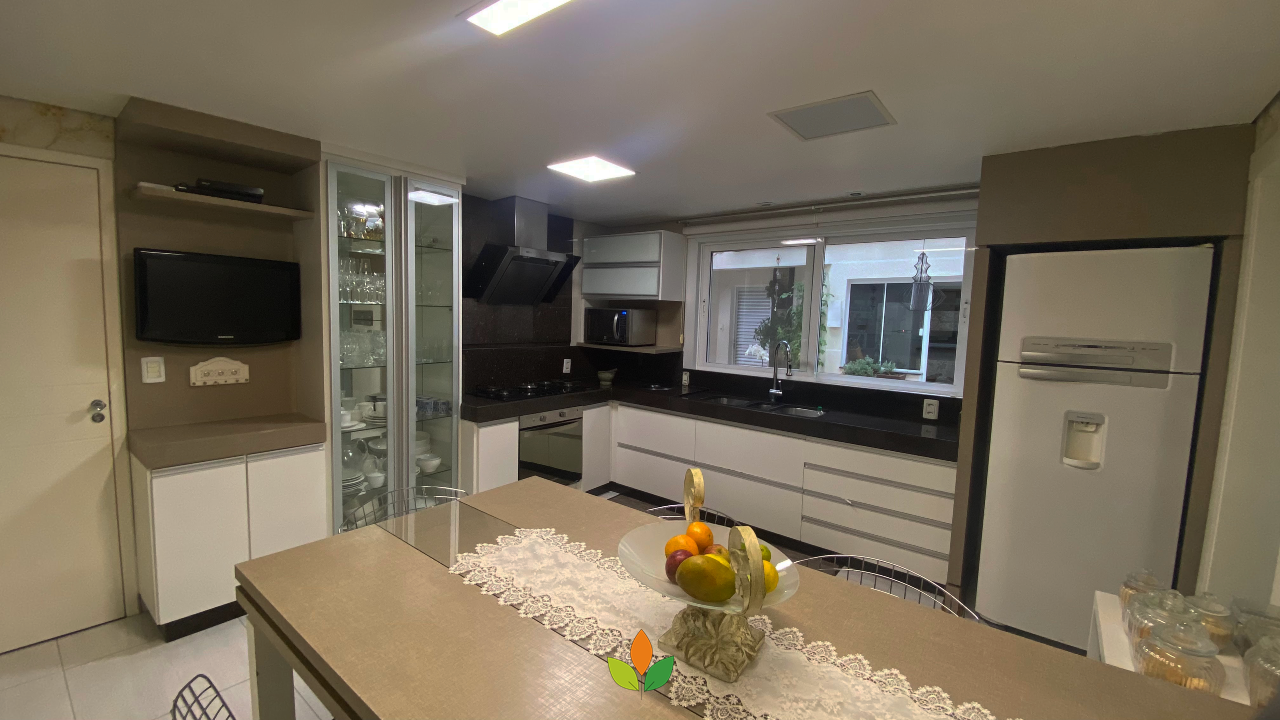 Casa à venda no Centro: 