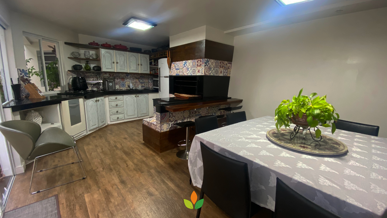 Casa à venda no Centro: 