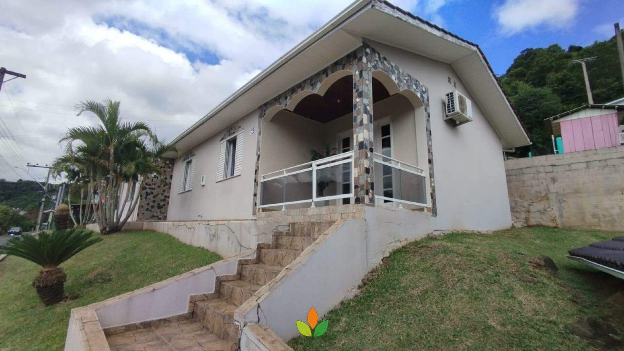 Casa à venda no Centro: 