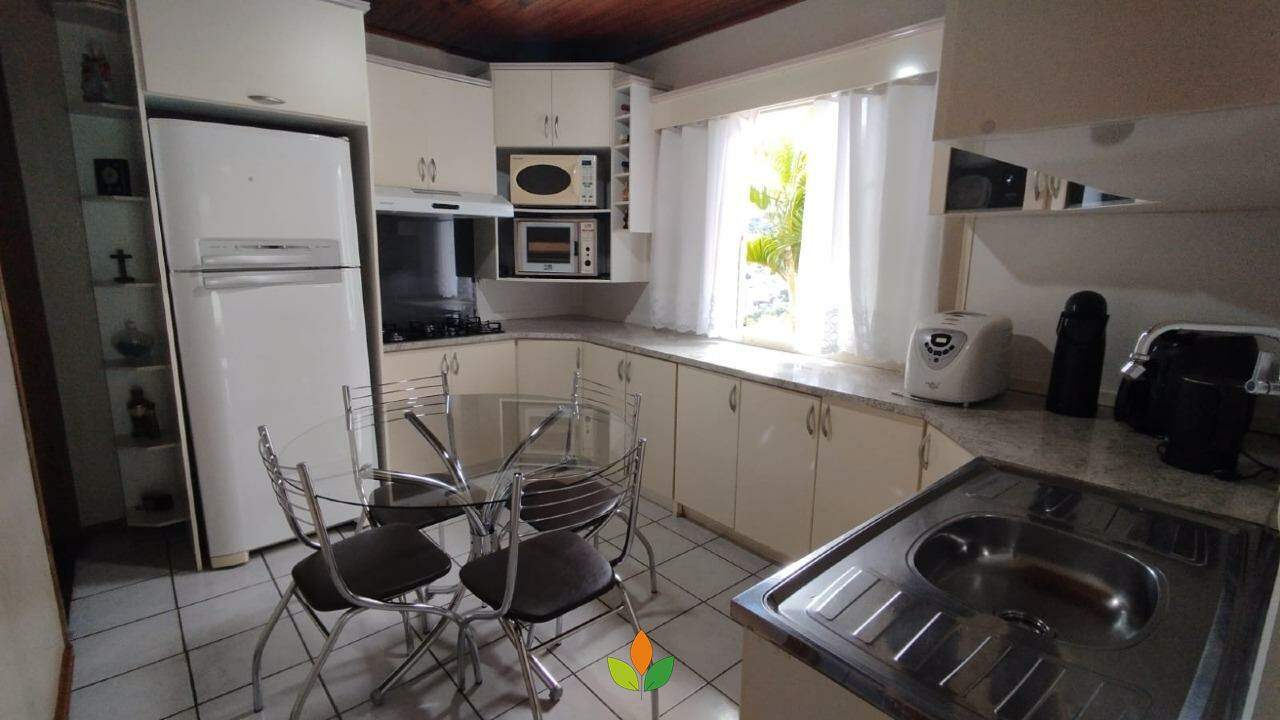 Casa à venda no Centro: 