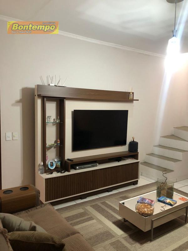 SOBRADO à venda no ALTO DE SANTA LÚCIA: 