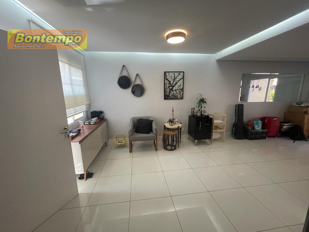 SOBRADO à venda no Jardim Passárgada I: Sala de estar