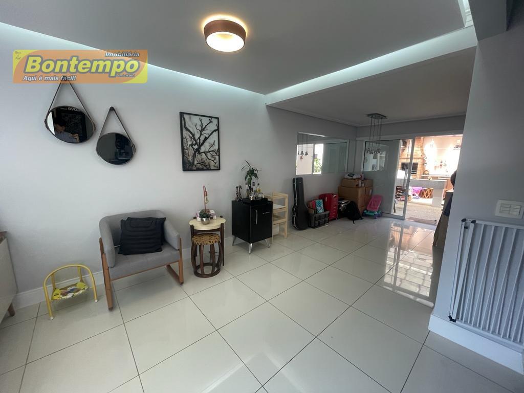 SOBRADO à venda no Jardim Passárgada I: Sala de estar