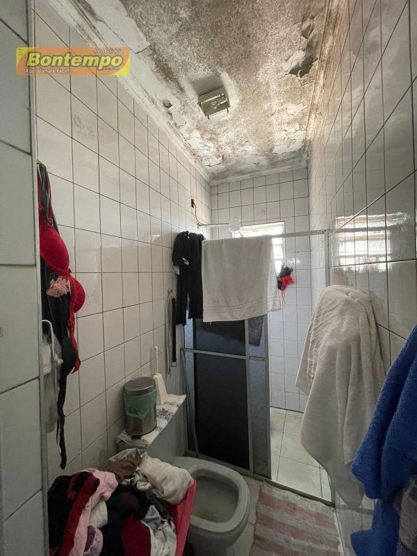 CASA à venda no JARDIM ANA ESTELA: BANHEIRO CS 01