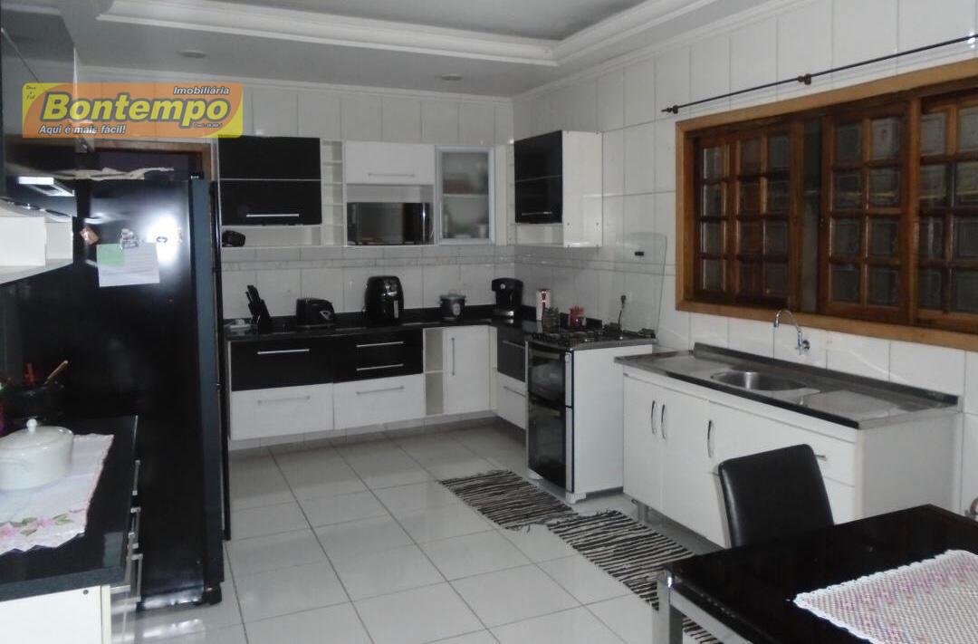 CASA à venda no SANTA TEREZINHA: COZINHA