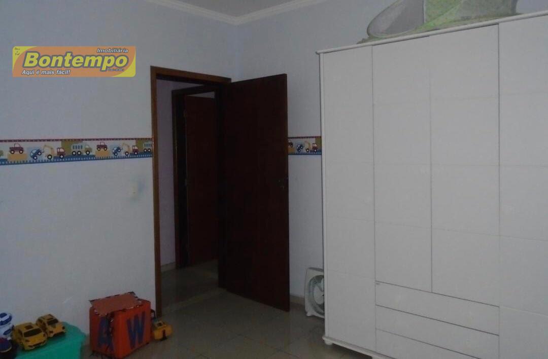 CASA à venda no SANTA TEREZINHA: QUARTO 1