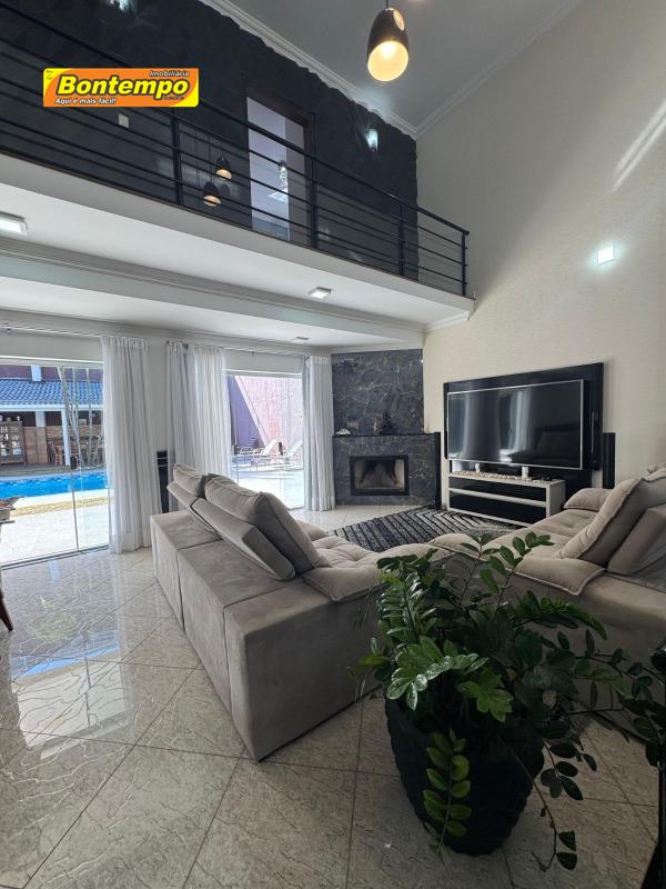 CASA para aluguel no Golf Gardens: 