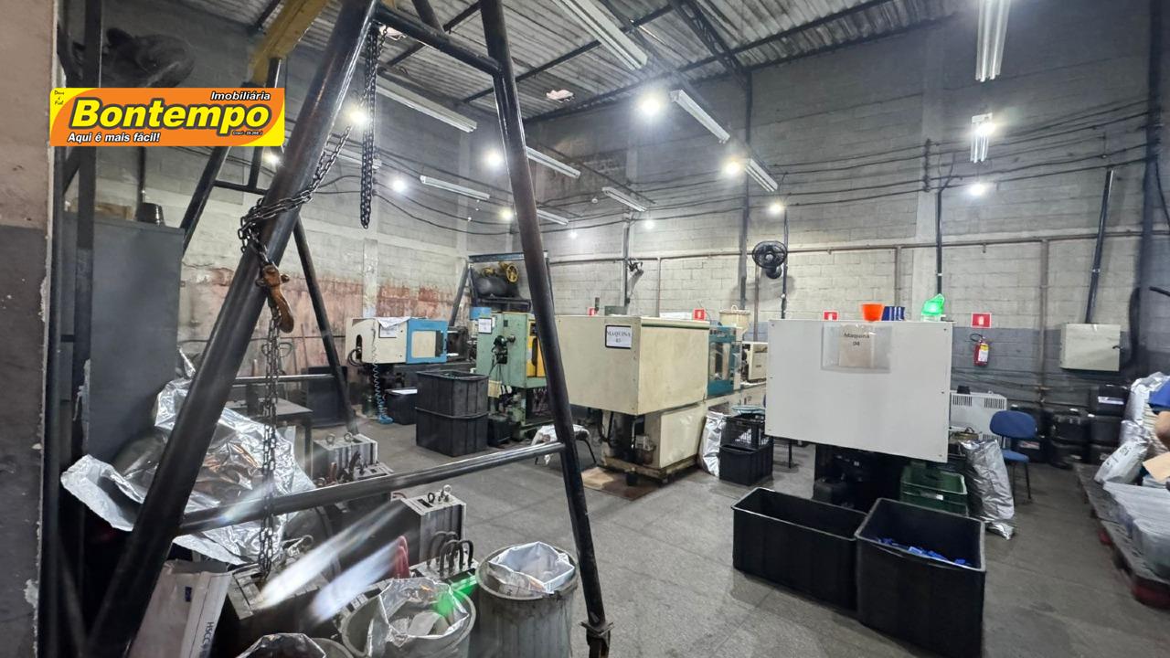 GALPÃO à venda no Parque Santa Teresa: 