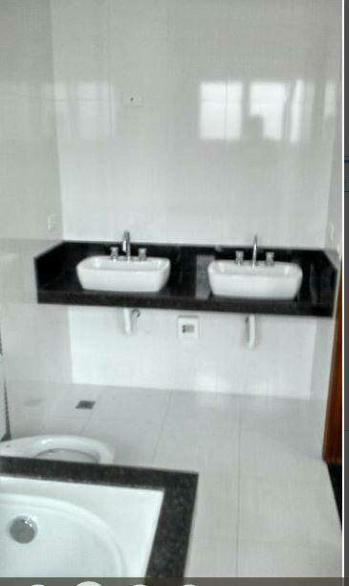 Sobrado à venda no Vila Scarpelli: 