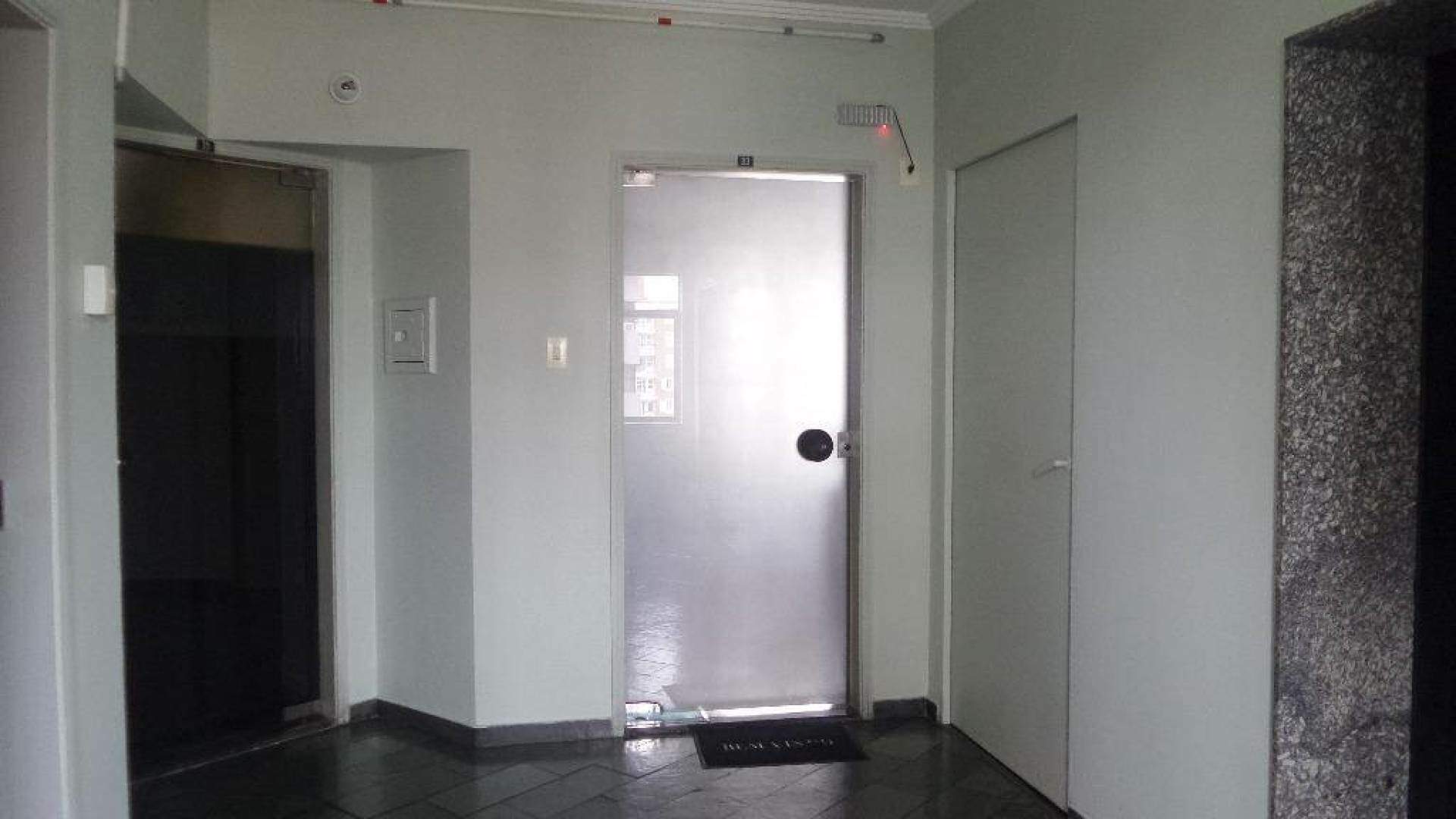 Salas Comerciais à venda no Centro: 