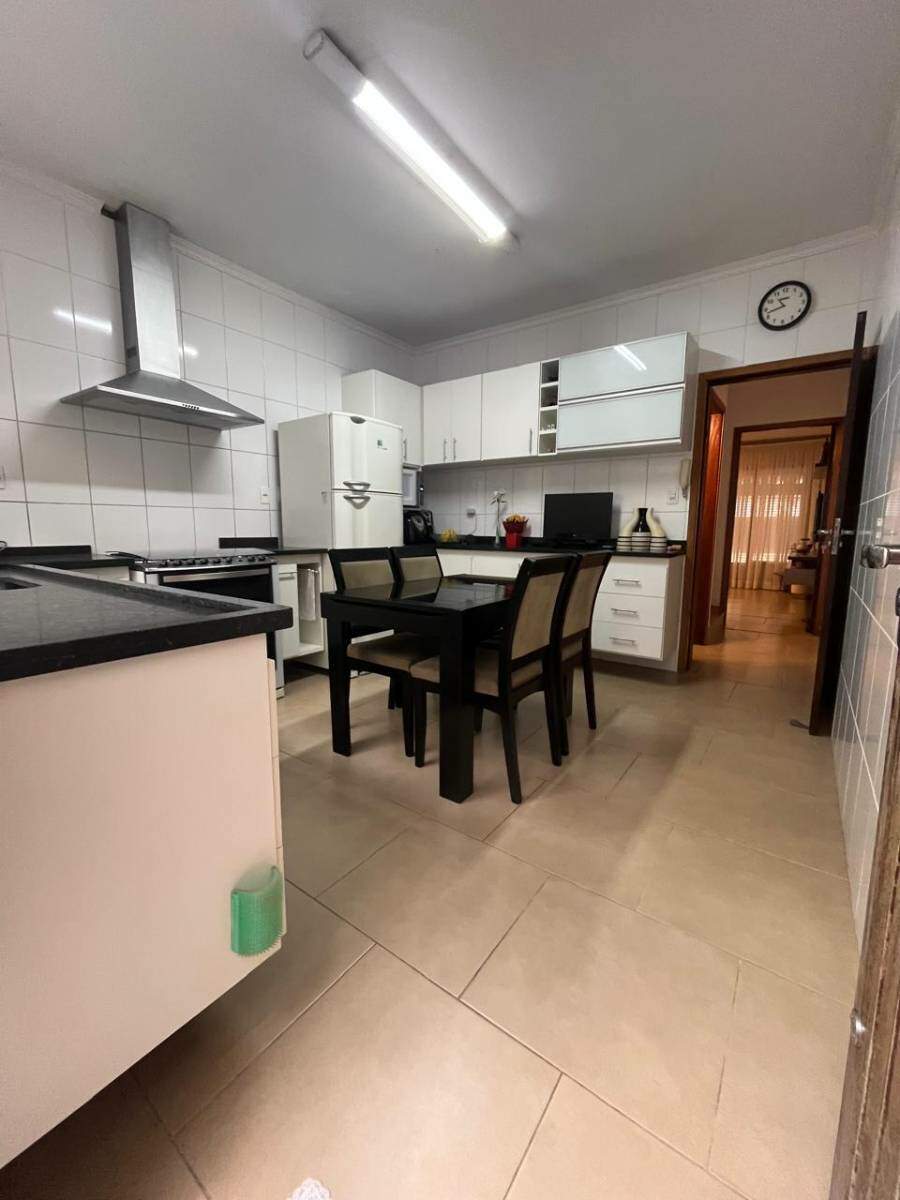 Sobrado à venda no Vila Helena: 
