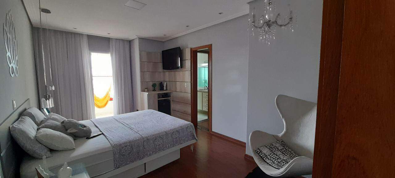 Sobrado à venda no Vila Scarpelli: 