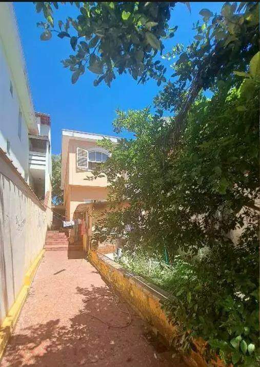 Sobrado à venda no Baeta Neves: 