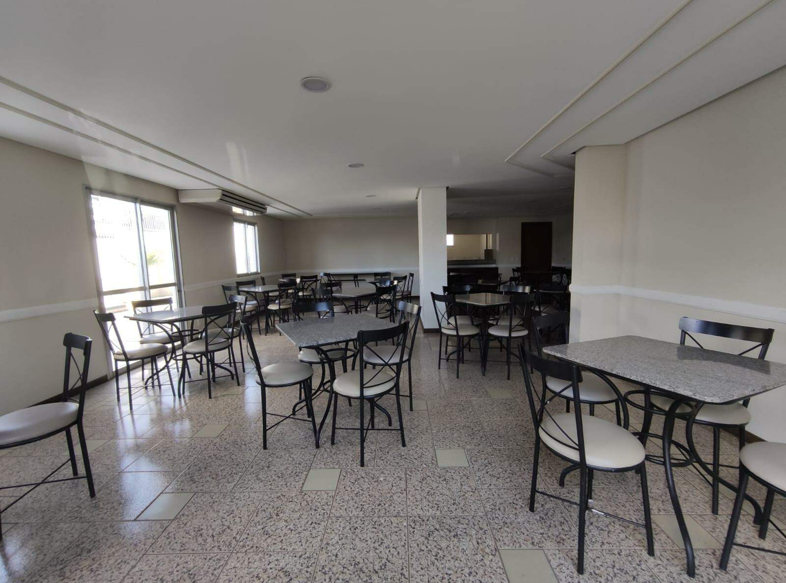 Apartamento para aluguel no Centro: 