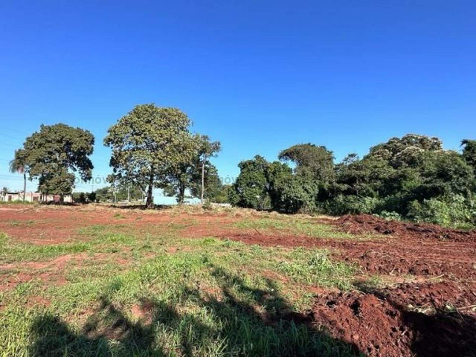 Área à venda no Jardim Morenão: 